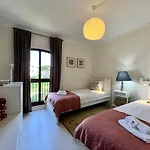 Apartment Brightness With Pool By Homing