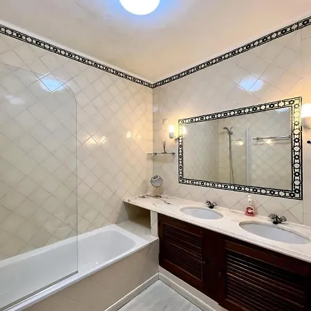 Appartement Brightness With Pool By Homing